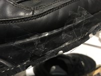 réparer les semelles de ses baskets avec du pneu